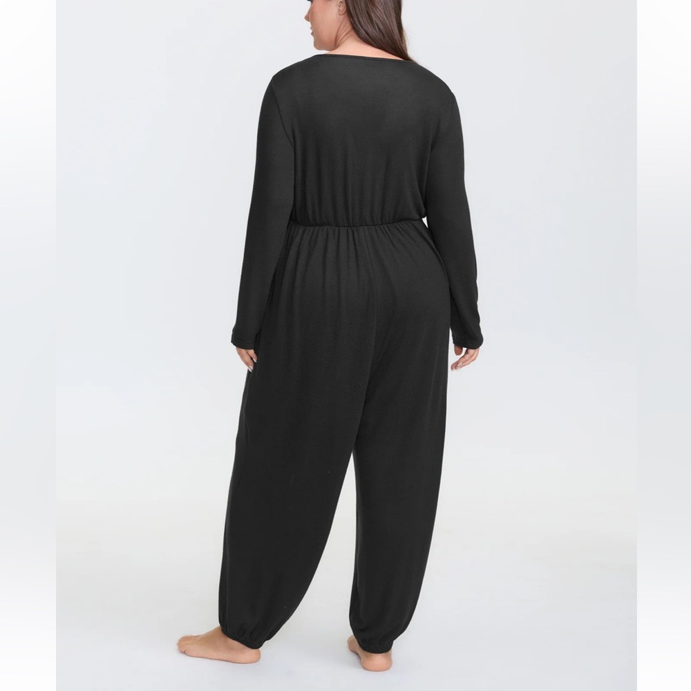 BloomChic Heathered Red Women's Jumpsuit - Picture 12 of 13